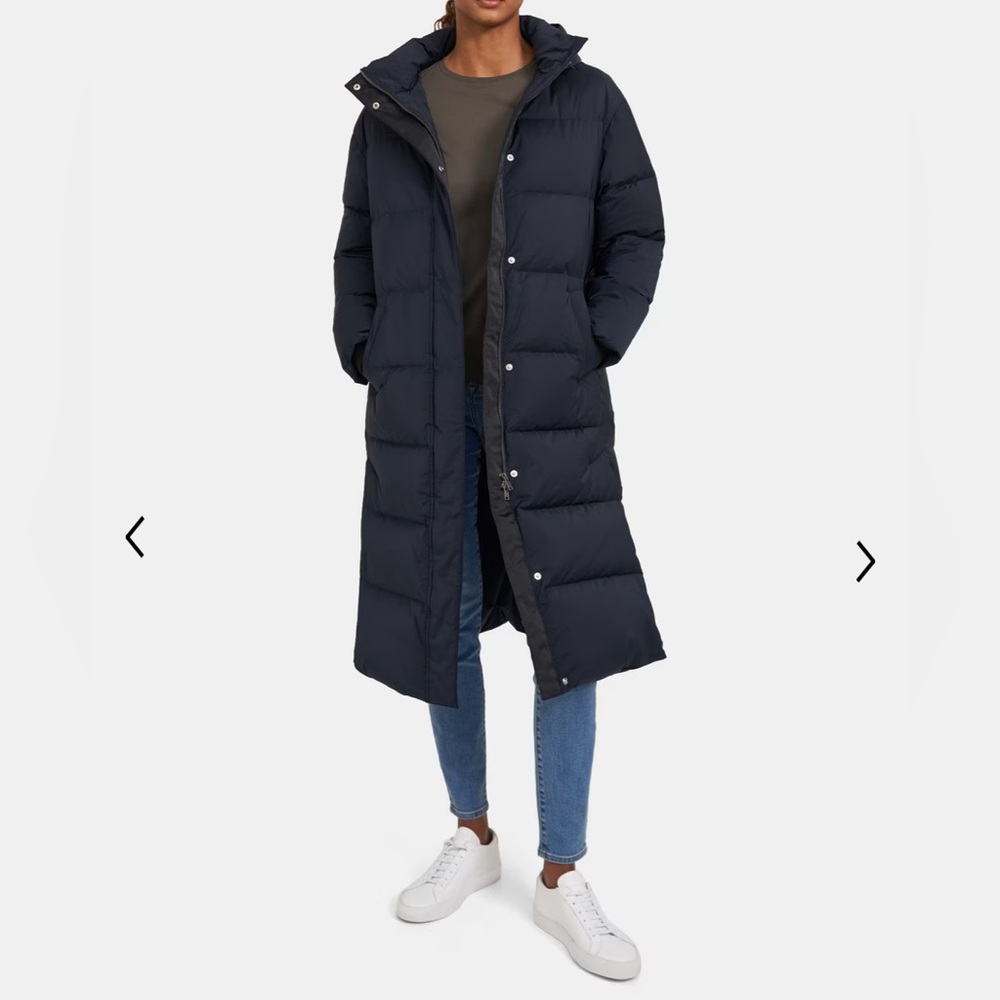 Theory Side-Button Puffer Coat in City
Poly Olve Woman - Picture 2 of 14